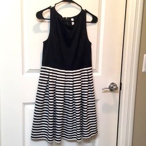 Black & White Striped Flare Dress | Size Small